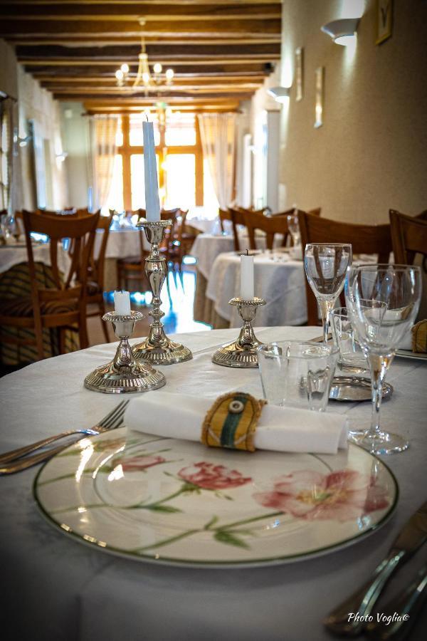 Logis Auberge Le Colombien - Hotel Et Restaurant Villandry Buitenkant foto