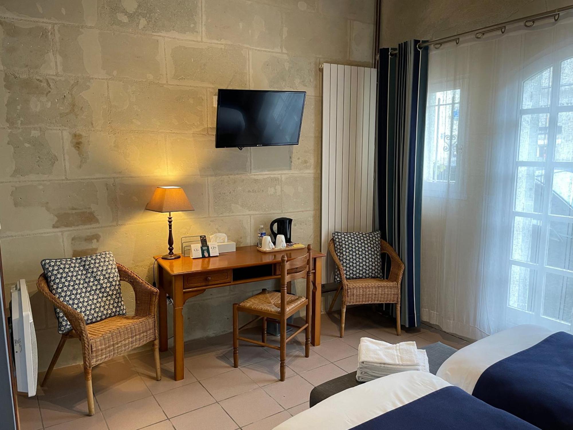 Logis Auberge Le Colombien - Hotel Et Restaurant Villandry Buitenkant foto