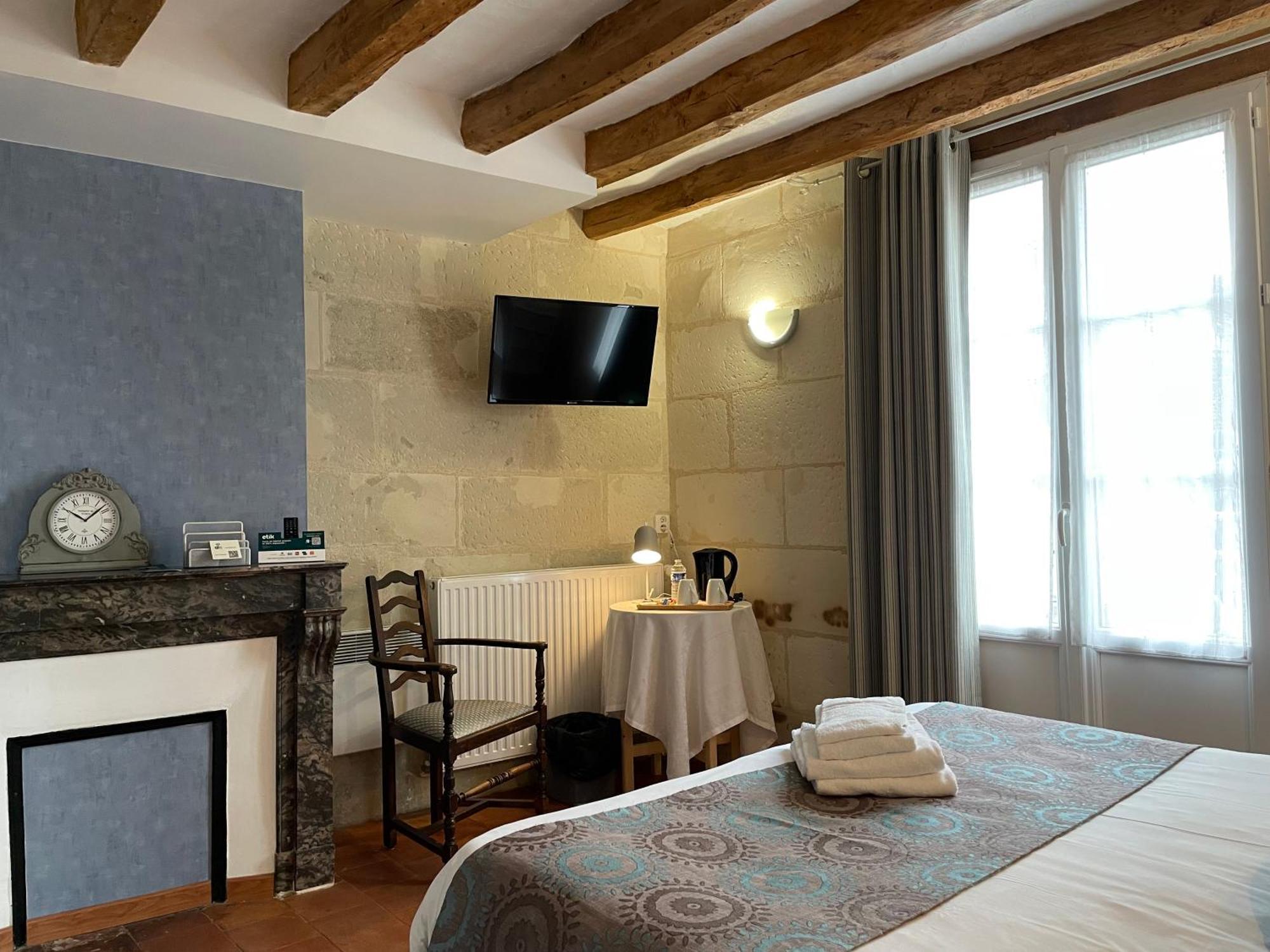 Logis Auberge Le Colombien - Hotel Et Restaurant Villandry Buitenkant foto