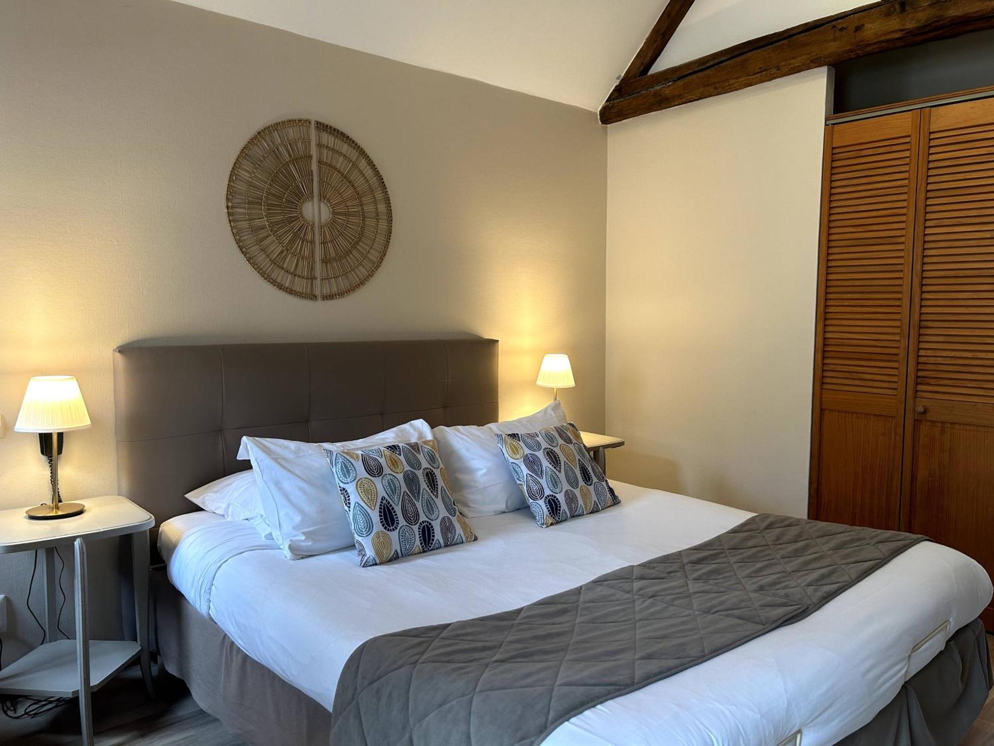 Logis Auberge Le Colombien - Hotel Et Restaurant Villandry Buitenkant foto