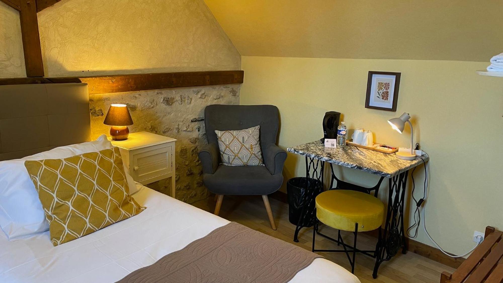Logis Auberge Le Colombien - Hotel Et Restaurant Villandry Buitenkant foto