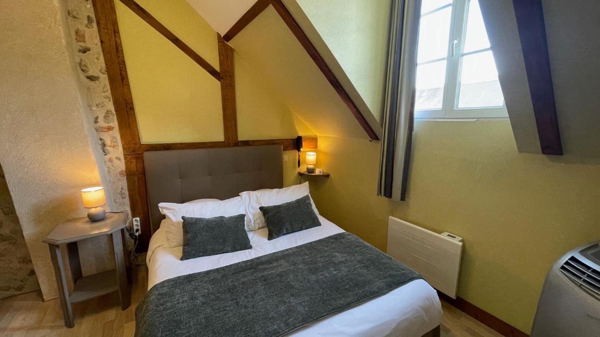 Logis Auberge Le Colombien - Hotel Et Restaurant Villandry Buitenkant foto