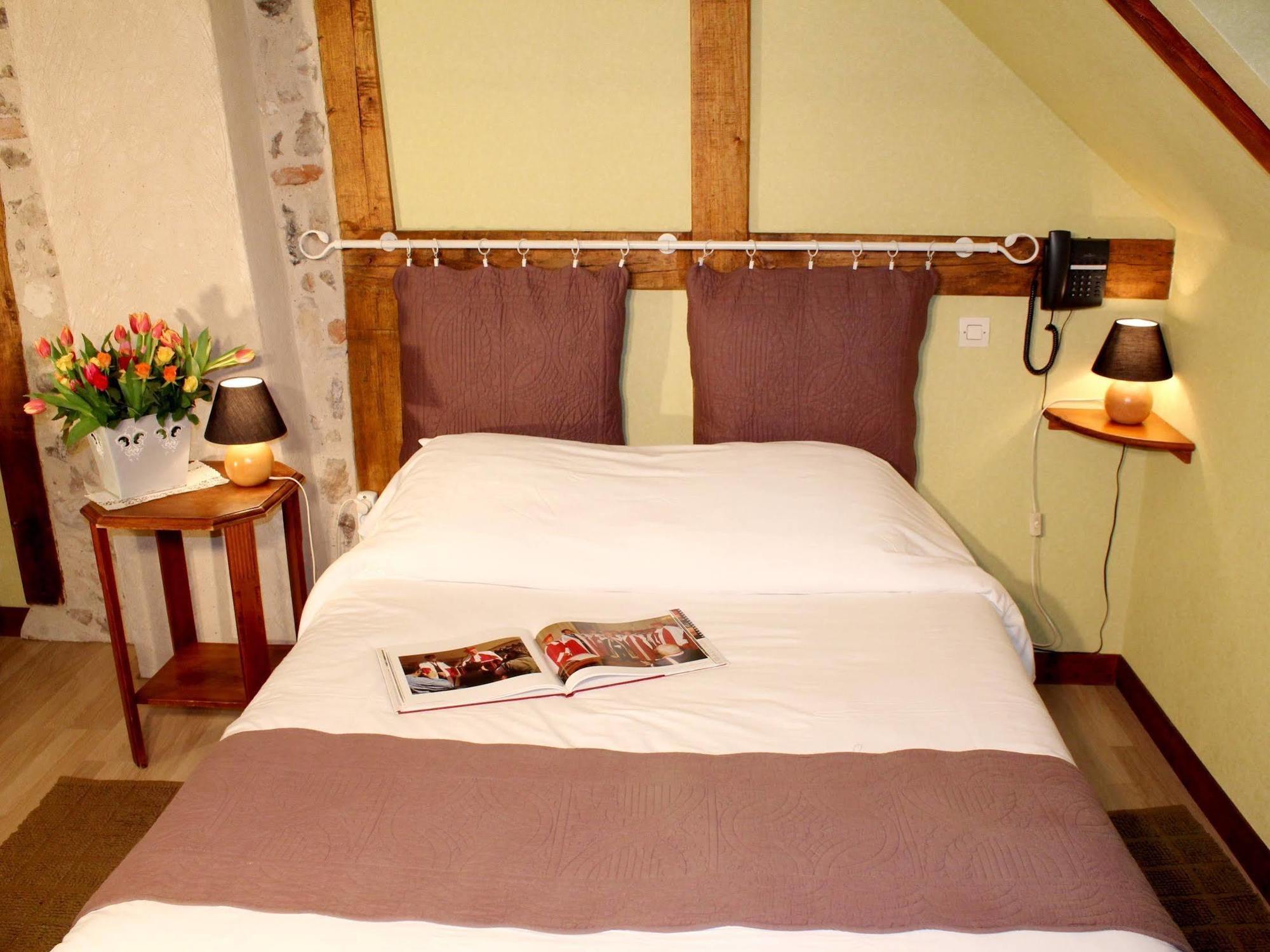 Logis Auberge Le Colombien - Hotel Et Restaurant Villandry Buitenkant foto