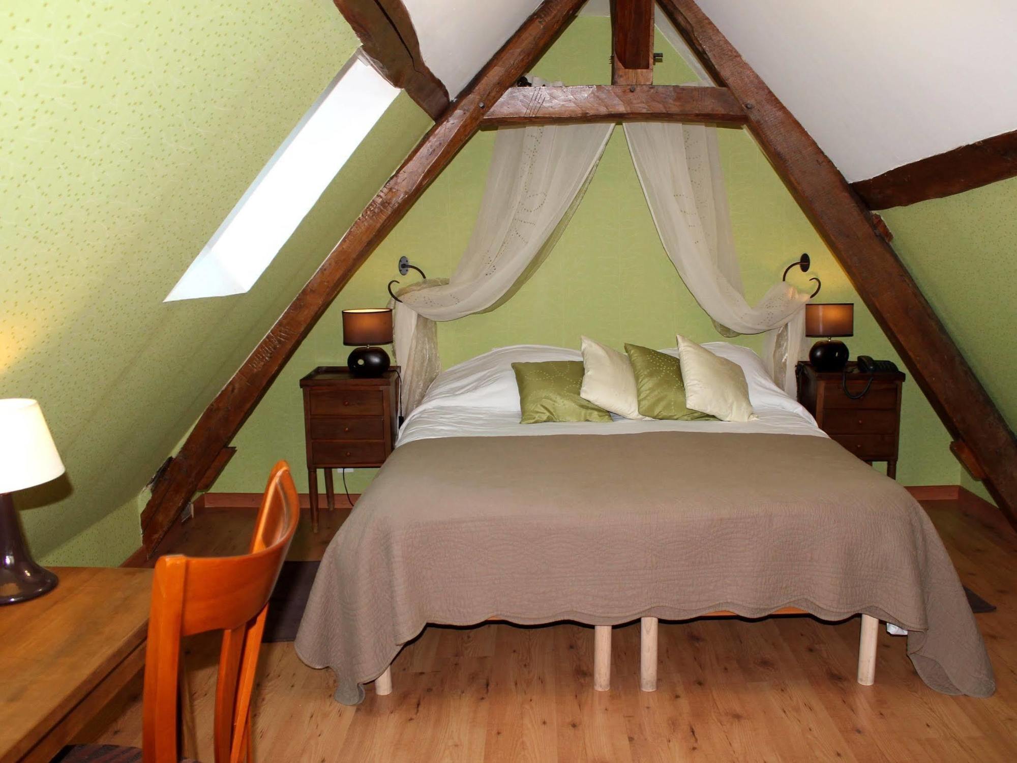 Logis Auberge Le Colombien - Hotel Et Restaurant Villandry Buitenkant foto